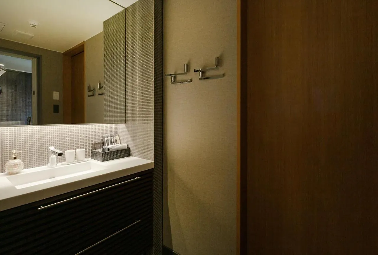 Hotel Material Fuchomae Kyōto 3*,